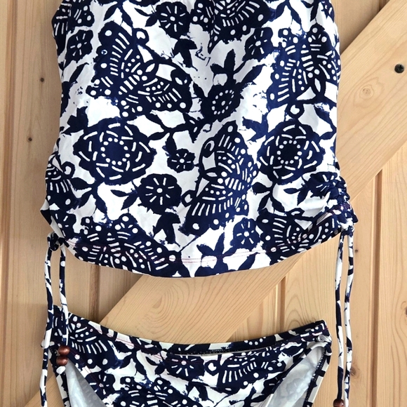 Bathing suit - Picture 1 of 2